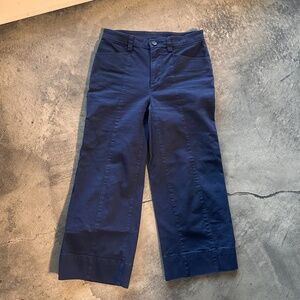 Duluth Trading Co. Workday Warrior Chino Wide Leg Crop Pants Navy.  Size 2.